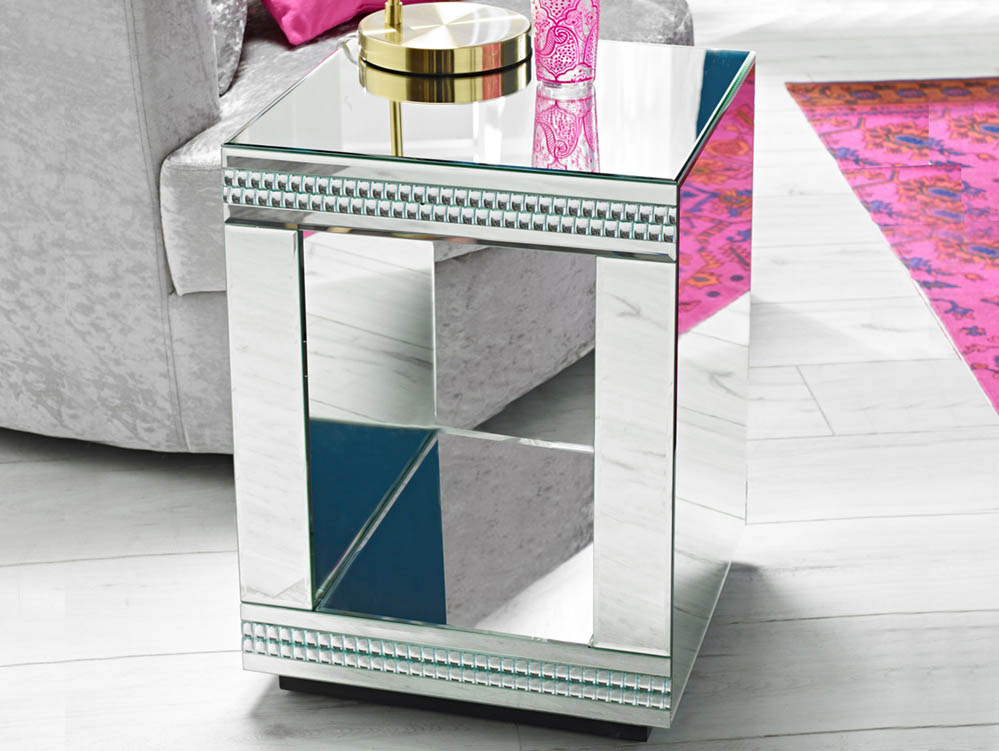 LPD LPD Biarritz Mirrored Cube Lamp Table (Assembled)