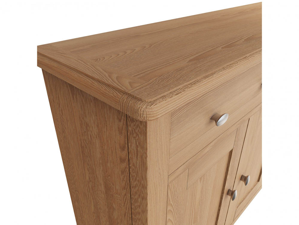 Kenmore Kenmore Dakota Oak 3 Door 2 Drawer Large Sideboard (Assembled)