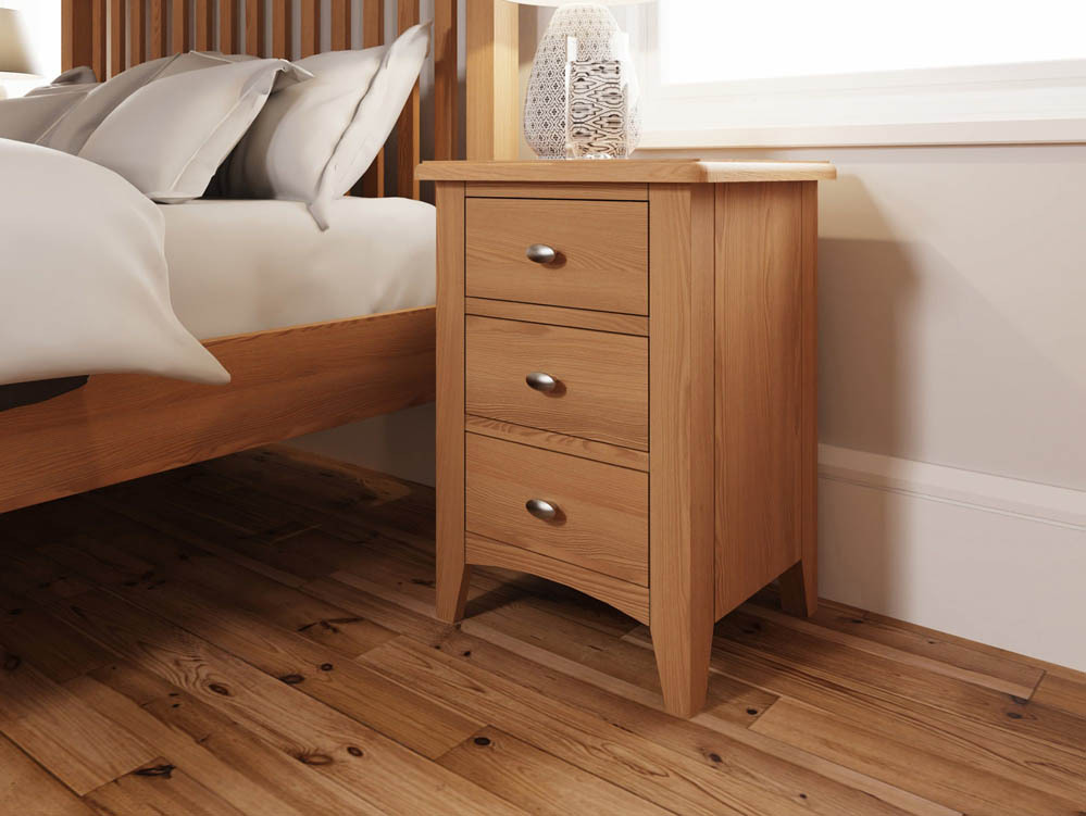 Kenmore Kenmore Dakota Oak 3 Drawer Large Bedside Cabinet (Assembled)