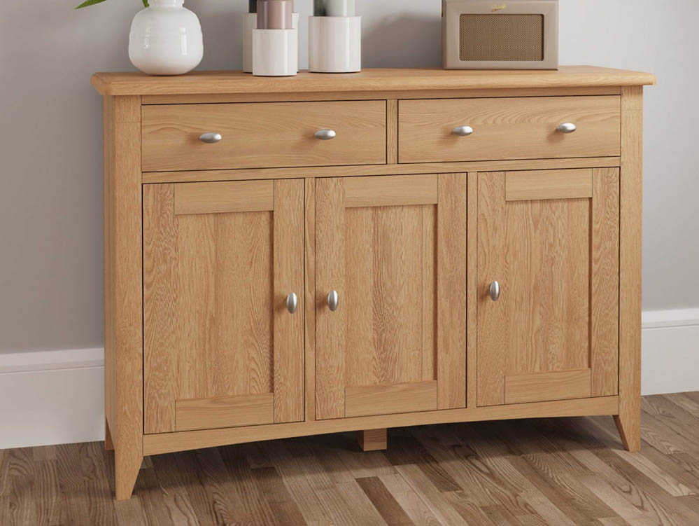 Kenmore Kenmore Dakota Oak 3 Door 2 Drawer Large Sideboard (Assembled)