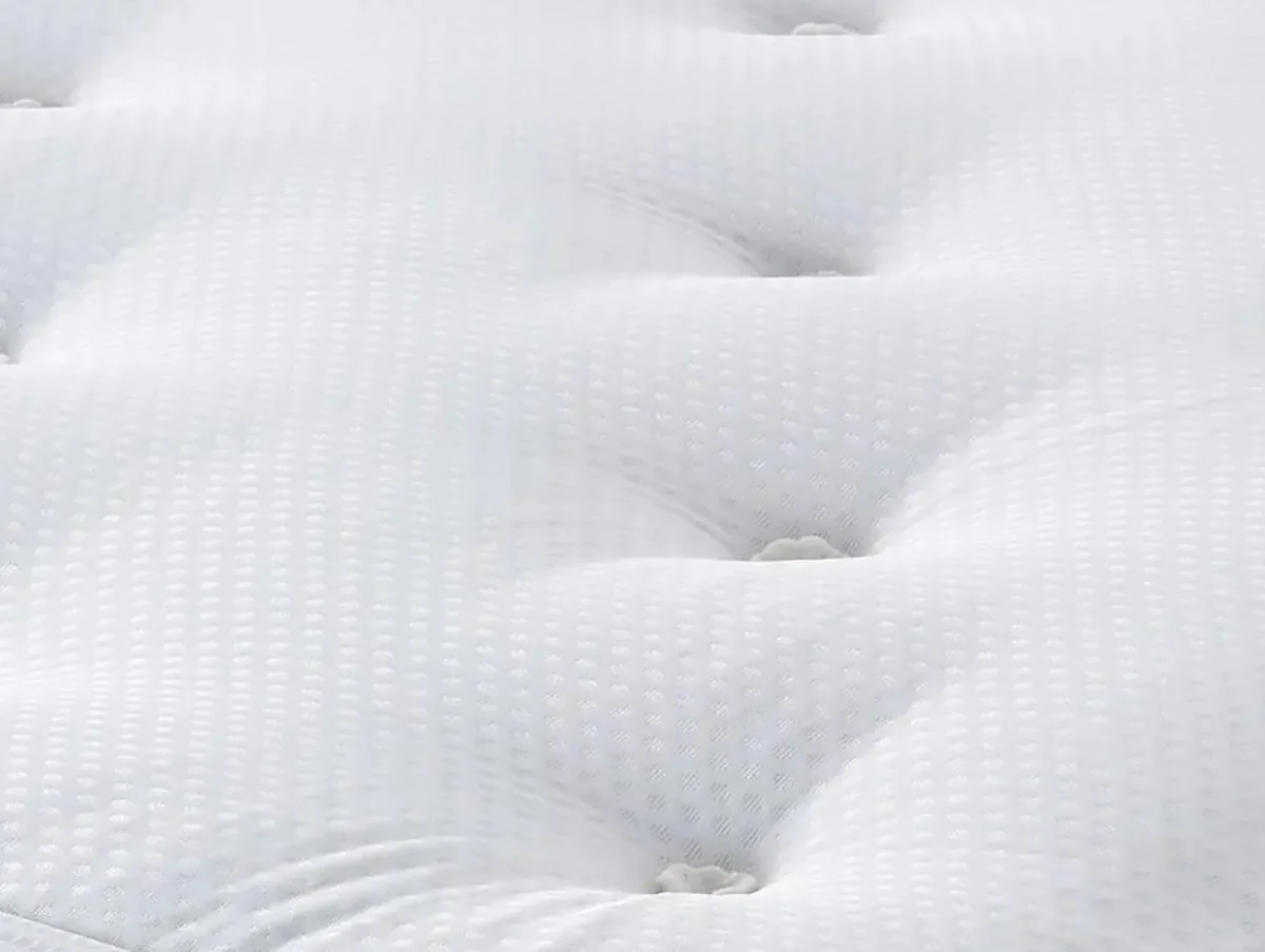 Deluxe Deluxe Evesham Medium 140 x 200 Euro (IKEA) Size Double Divan Bed
