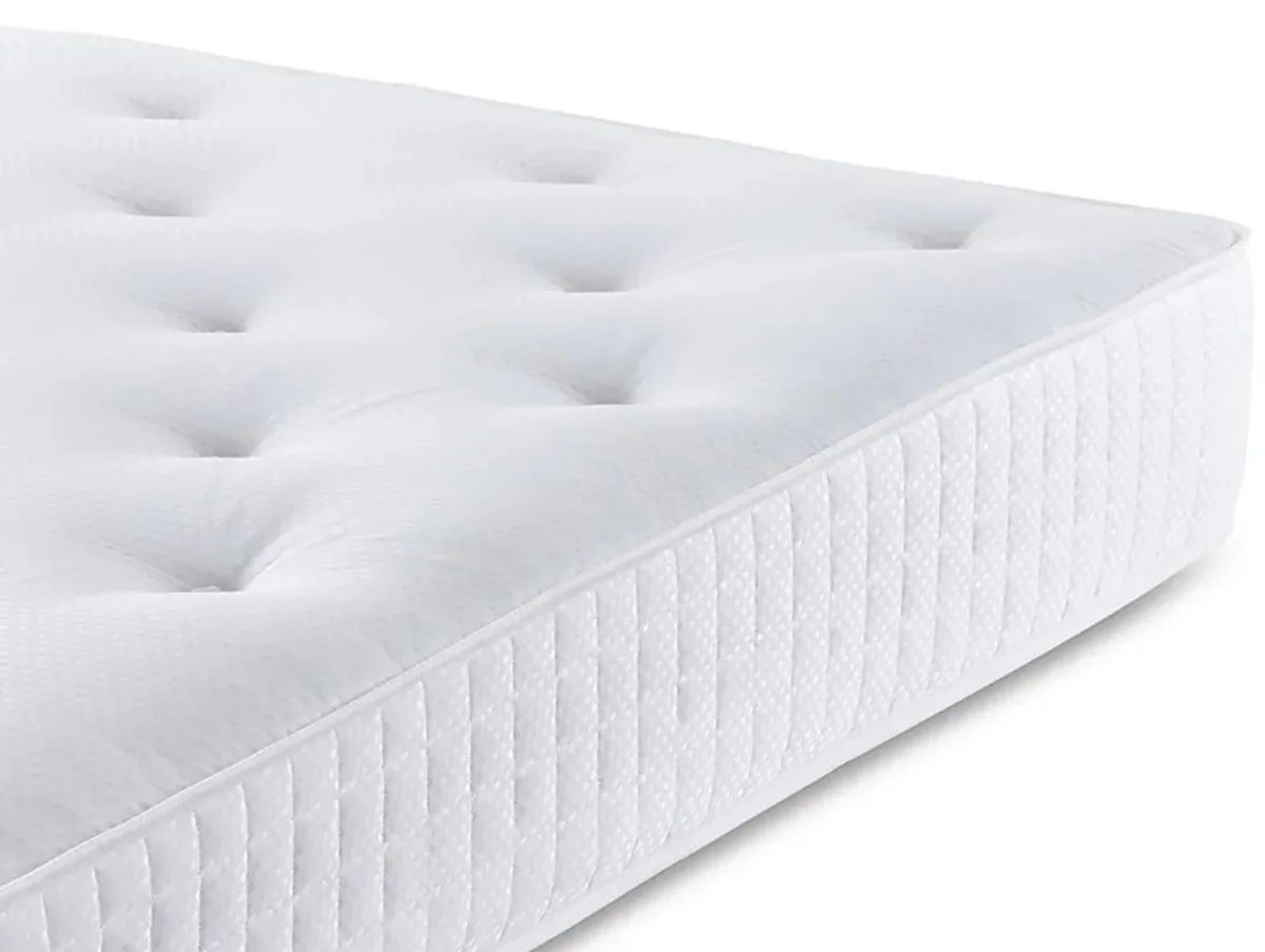 Deluxe Deluxe Evesham Medium Extra Long Mattress