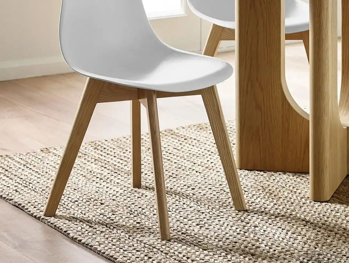Julian Bowen Julian Bowen Agatha White Plastic Set of 2 Dining Chairs