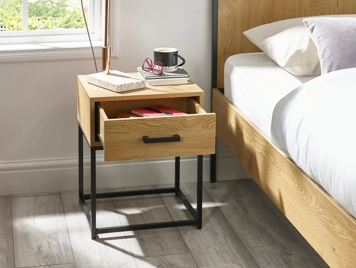 Julian Bowen Julian Bowen Harlow Light Oak 1 Drawer Bedside Table