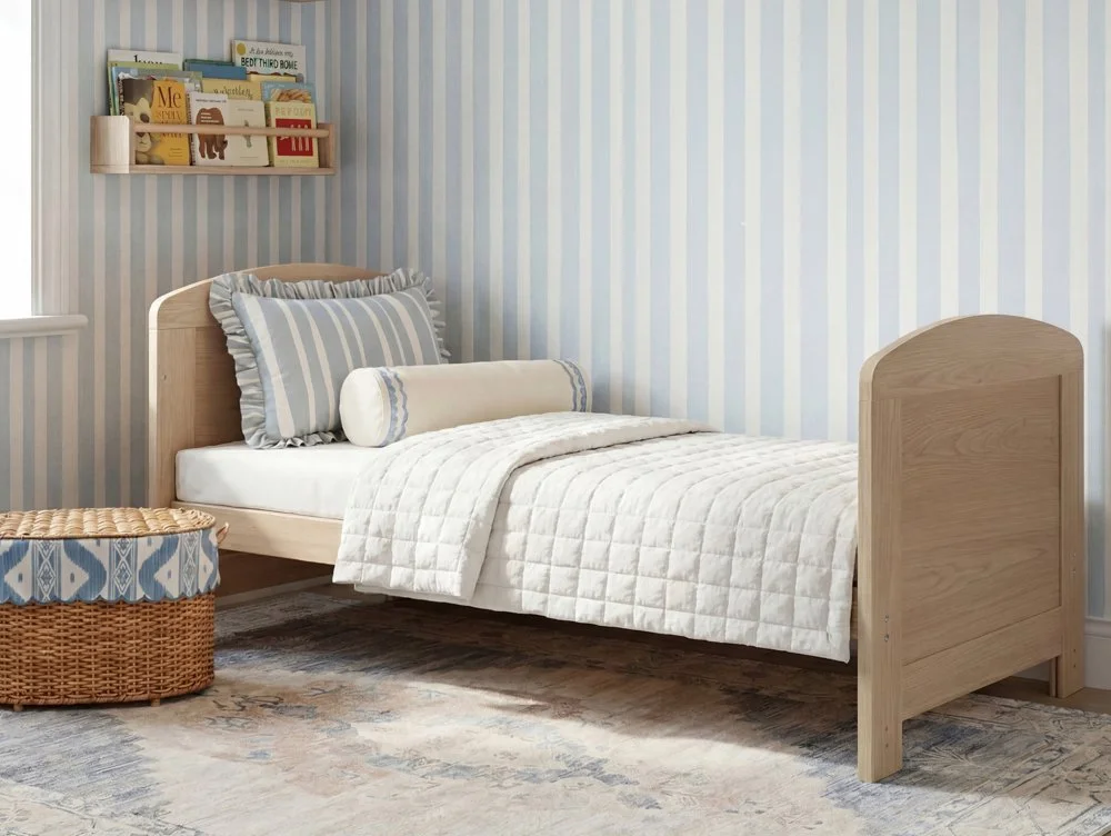Bebe & Beyond Bebe & Beyond Seeker Nordic 2 Piece Cot Bed Set