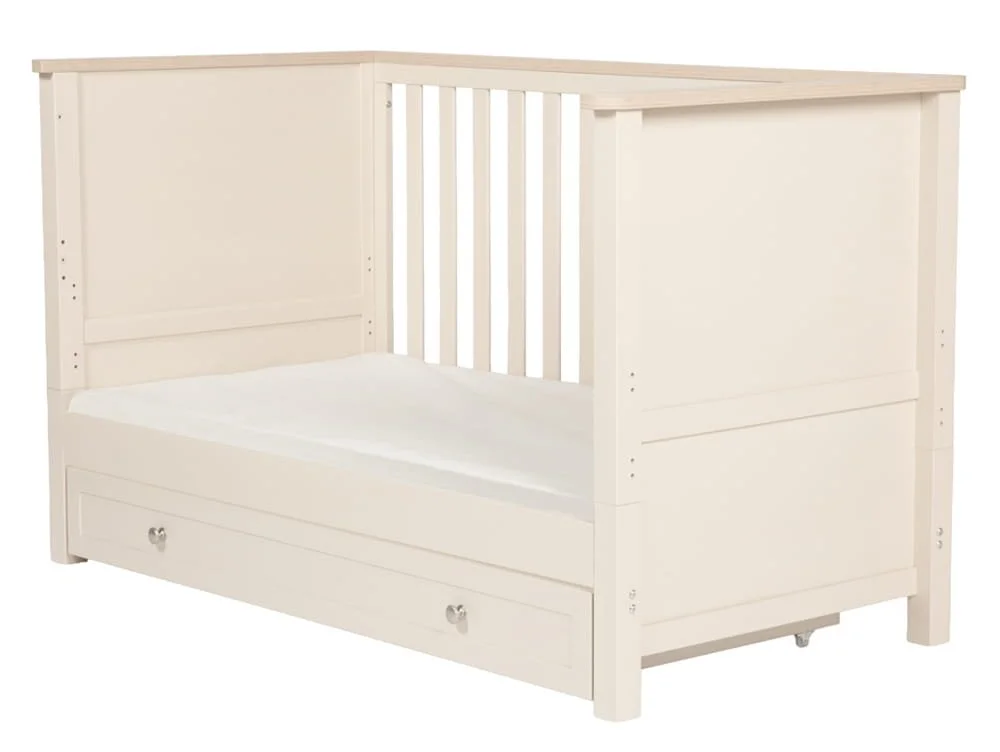 Bebe & Beyond Bebe & Beyond Wanderer Cashmere & Oak Cot Bed