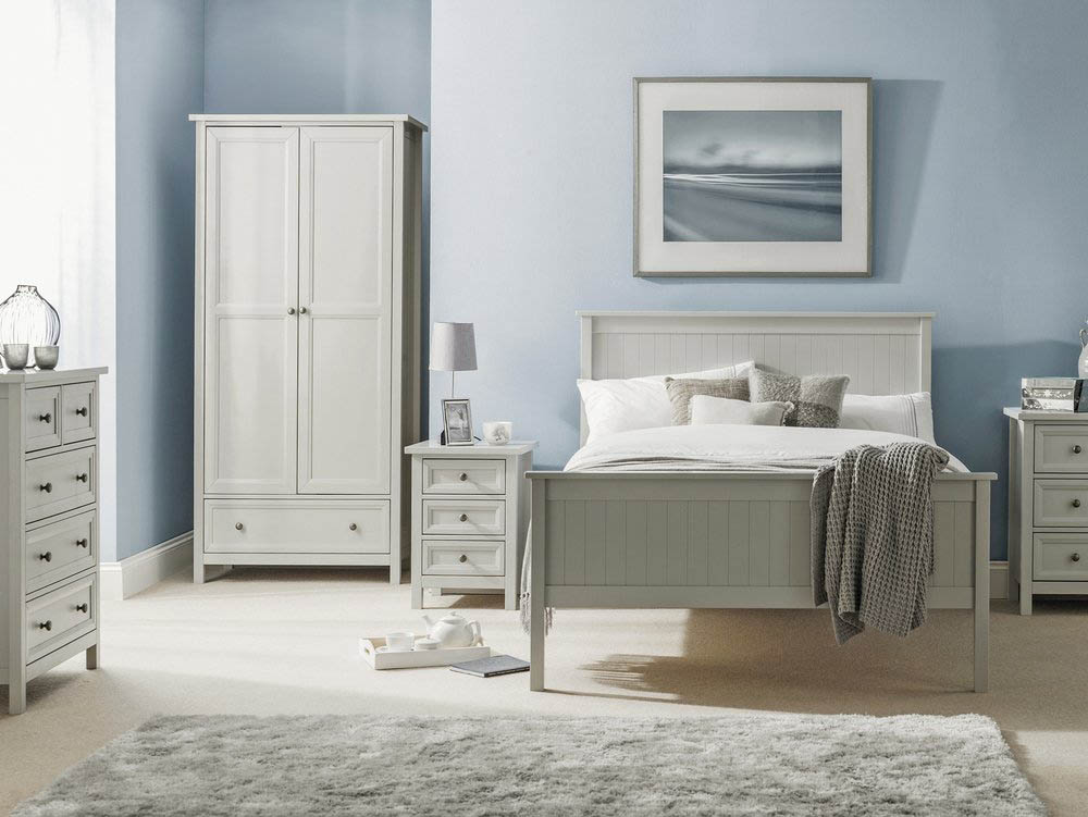 Julian Bowen Julian Bowen Maine Dove Grey 3 Drawer Bedside Cabinet (Flat Packed)