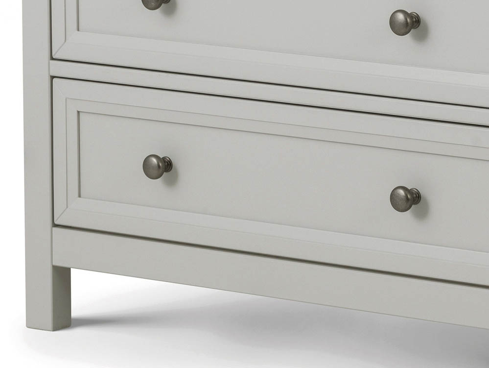 Julian Bowen Julian Bowen Maine Dove Grey 3 Drawer Low Chest of Drawers (Flat Packed)