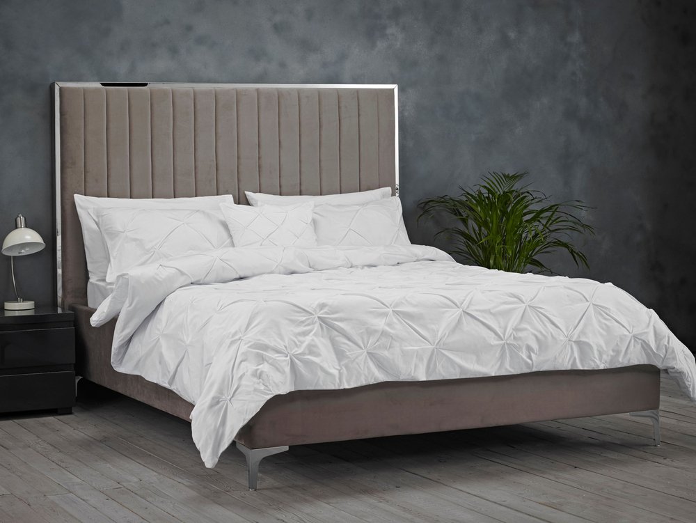 LPD LPD Berkeley 4ft6 Double Mink Grey Velvet Upholstered Fabric Bed Frame