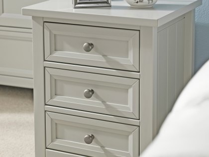 Julian Bowen Maine Dove Grey 3 Drawer Bedside Cabinet (Flat Packed)
