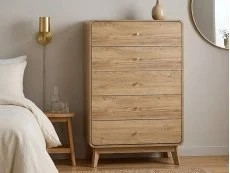 Julian Bowen Julian Bowen Ingrid Light Oak 5 Drawer Chest of Drawers