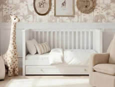 Bebe & Beyond Bebe & Beyond Wanderer White Cot Bed