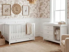 Bebe & Beyond Bebe & Beyond Wanderer White 2 Piece Cot Bed Set