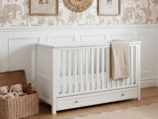 Bebe & Beyond Bebe & Beyond Wanderer White 2 Piece Cot Bed Set