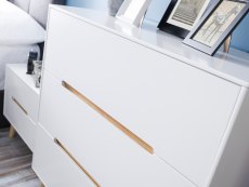 Julian Bowen Julian Bowen Alicia White and Oak 6 Drawer Chest of Drawers (Flat Packed)